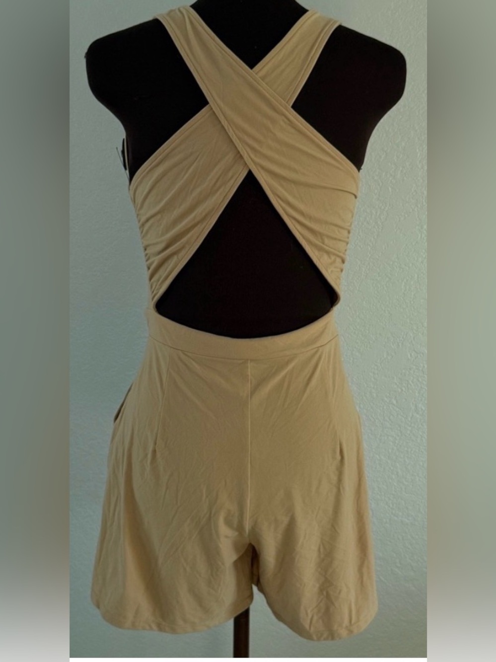 ZYIA Active Zip Front Athletic Romper M Tan
Crisscross Open Back - Picture 3 of 3